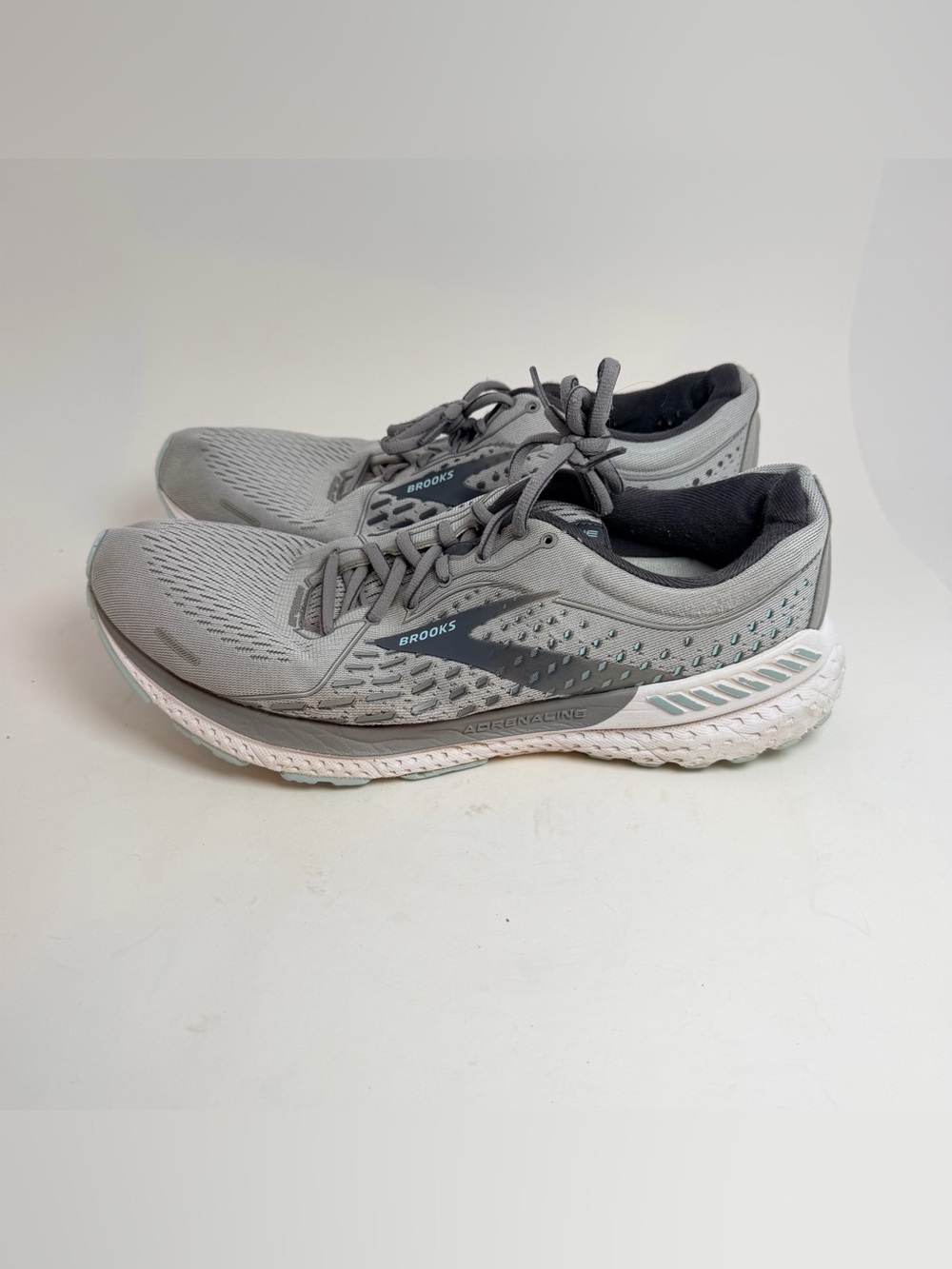 Brooks Women's Gray and Black Running Shoes